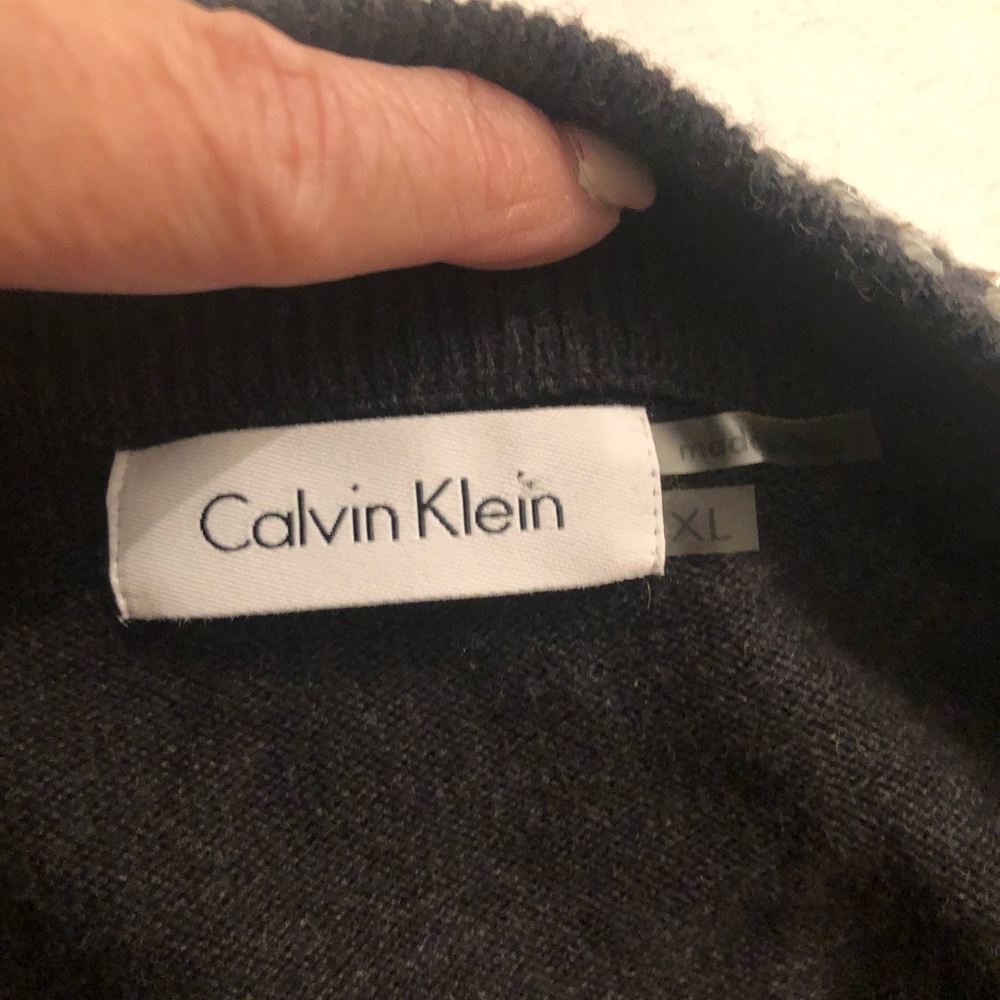 Sweater - Picture 3 of 3